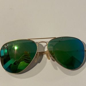 Mirrored Ray Ban aviator sunglasses